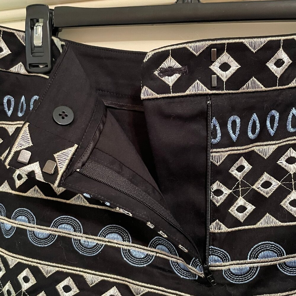 Embroidered Shorts - Picture 5 of 8